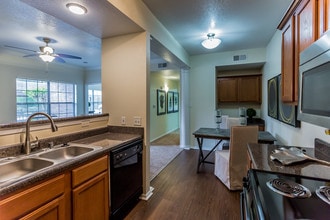 Highland Pointe of Maumelle in Maumelle, AR - Building Photo - Interior Photo