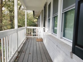 5785 Crabapple Dr SW, Unit Apt 3 in Mableton, GA - Building Photo - Building Photo