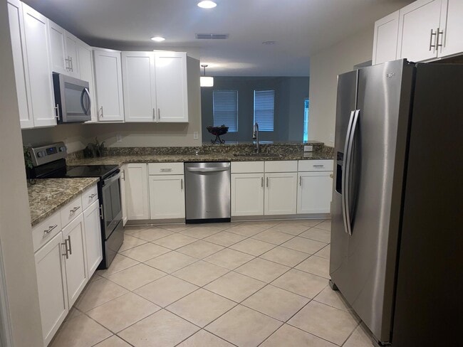 990 N Lake Claire Cir in Oviedo, FL - Building Photo - Building Photo