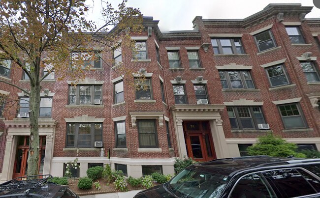 50 Saint Paul St, Unit 4 in Brookline, MA - Building Photo - Building Photo