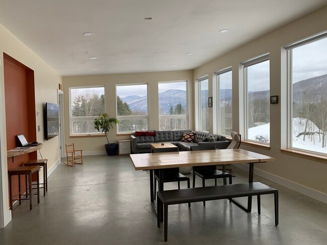 776 E Main St, Unit 776 east main