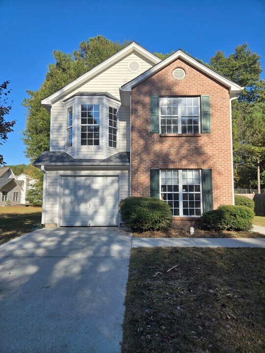 3728 Oakland Spring Ct in Snellville, GA - Building Photo