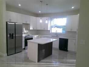 19250 NW 22nd St in Pembroke Pines, FL - Building Photo - Building Photo