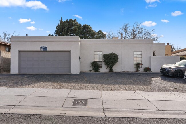 12208 Menaul Blvd NE in Albuquerque, NM - Foto de edificio - Building Photo