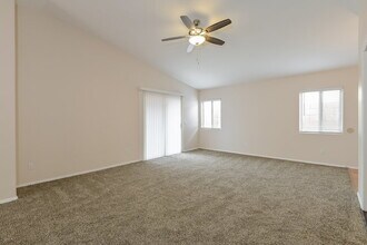 422 W Tara Danette Dr in Tucson, AZ - Building Photo - Building Photo