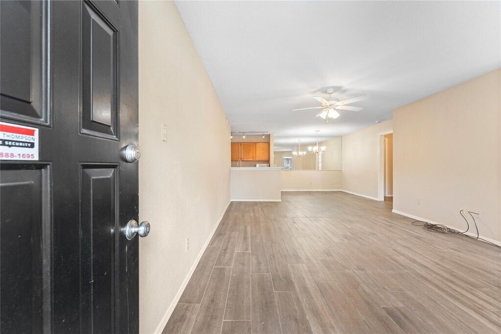 10871 Braes Bend Dr in Houston, TX - Building Photo