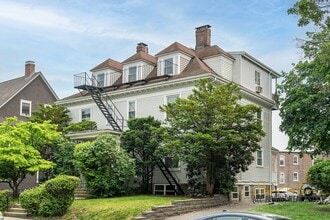 126 Englewood Ave, Unit 4 in Boston, MA - Building Photo - Building Photo