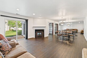 62 Woodmere Dr in Sayreville, NJ - Building Photo - Building Photo