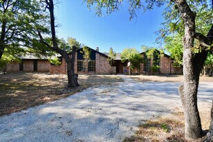 251 County Rd 4756 in Kempner, TX - Building Photo
