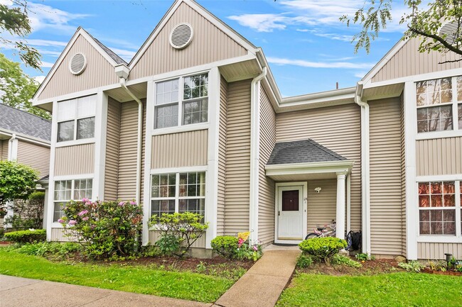 property at 124 Creekside Cir