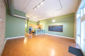 600 Broadway Ave NW, Unit 124 in Grand Rapids, MI - Building Photo - Building Photo