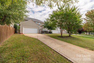 15519 Troubadour Ln in Huntersville, NC - Building Photo - Building Photo