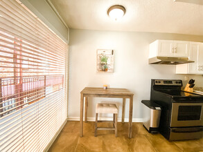 2990 Rhodes Cir S in Birmingham, AL - Building Photo - Building Photo