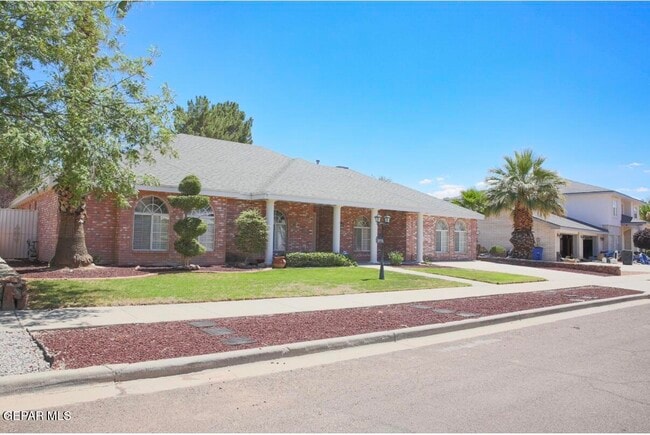1978 Paseo Del Prado Dr in El Paso, TX - Building Photo - Building Photo
