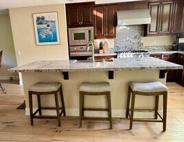 2406 Torrey Pines Rd in La Jolla, CA - Building Photo