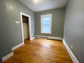 72 Calumet St, Unit 3 in Boston, MA - Foto de edificio - Building Photo