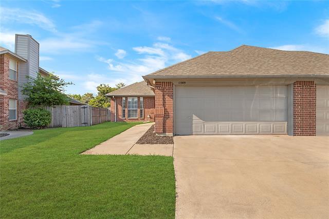 11909 Rhulen Ct in Aledo, TX - Building Photo