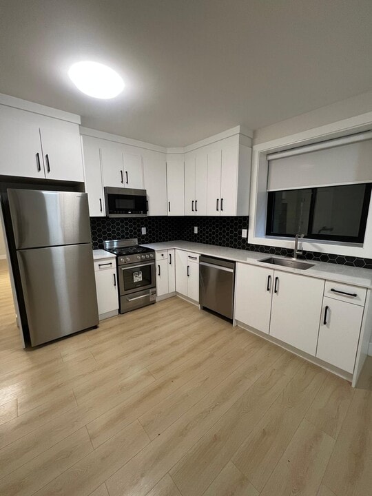 10117-1172A 172A St in Surrey, BC - Building Photo