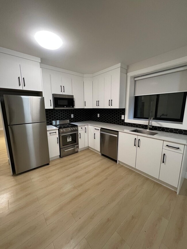 property at 10117-1172A 172A St