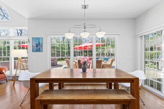 492 E Hampton Sag Harbor Turnpike in East Hampton, NY - Building Photo - Building Photo