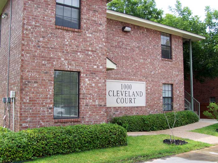 Cleveland Court in Denton, TX - Building Photo