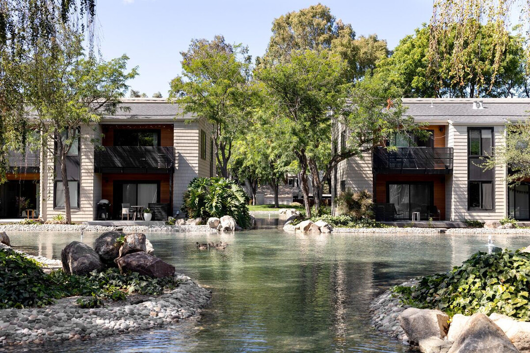 Boardwalk in Santa Clara, CA - Foto de edificio