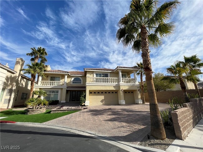 11002 Inverlochy Ct in Las Vegas, NV - Building Photo - Building Photo