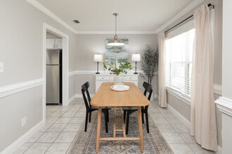 Windsor Place in Mobile, AL - Building Photo - Interior Photo