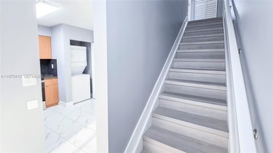 6045 NW 186th St, Unit 301 in Hialeah, FL - Building Photo - Building Photo