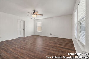 5911 Southern Knoll in San Antonio, TX - Building Photo - Building Photo