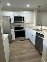 401 Airport Ave E in Venice, FL - Foto de edificio - Building Photo