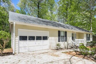 7774 Mountain Creek Way in Douglasville, GA - Building Photo - Building Photo