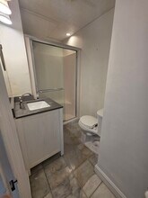 21 Cleaves St, Unit #2 in Yarmouth, ME - Building Photo - Building Photo