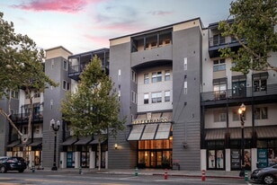 101 San Fernando in San Jose, CA - Building Photo