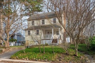 28 Cross St in Yonkers, NY - Building Photo