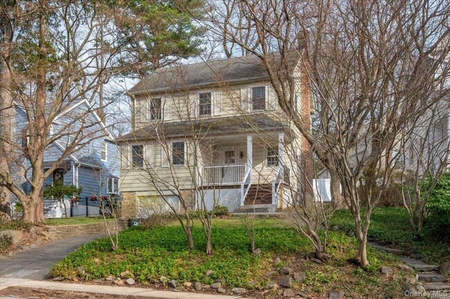 property at 28 Cross St