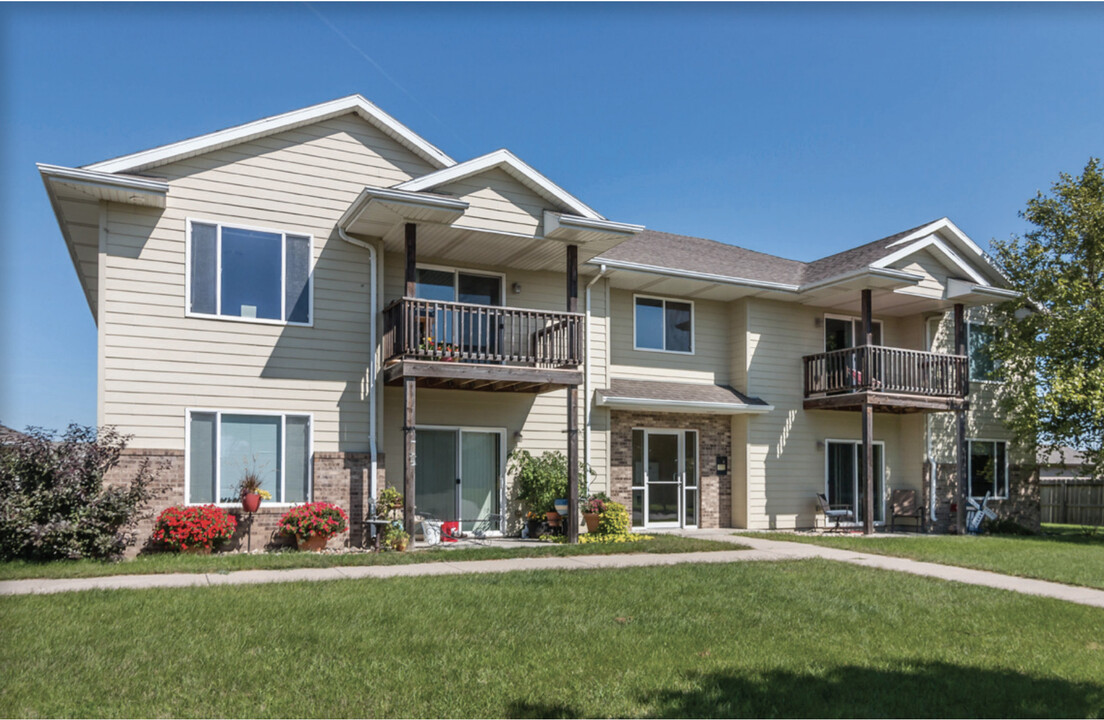 Joslyn Heights Apartments in Brandon, SD - Foto de edificio