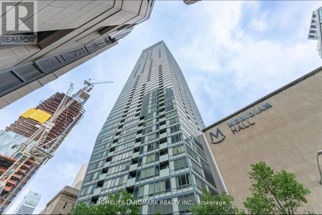 property at 8-2908 The Esplanade
