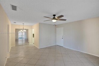 101 E McNab Rd in Pompano Beach, FL - Building Photo - Building Photo