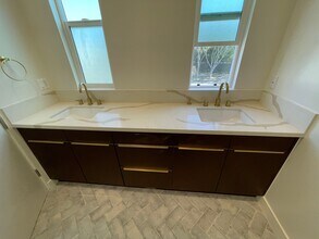 266 S Mansfield Ave in Los Angeles, CA - Building Photo - Building Photo