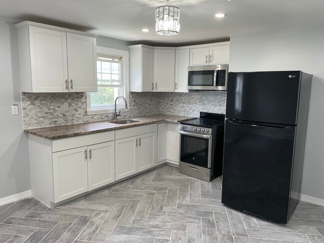 155 W Main St, Unit 2 in Rahway, NJ - Building Photo - Building Photo