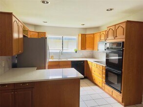 2302 Flat Creek Dr in Richardson, TX - Building Photo - Building Photo
