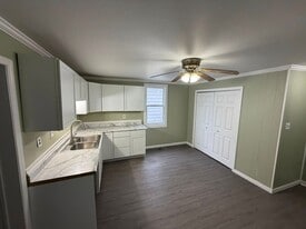 827 S Stormont St in Princeton, IN - Building Photo