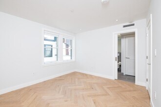 12 Commonwealth Ct, Unit 13 in Boston, MA - Foto de edificio - Building Photo