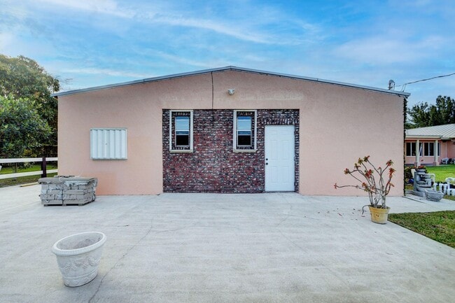 property at 5470 Colbright Rd