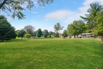 634 Pollard Rd in Clarksville, TN - Foto de edificio - Building Photo