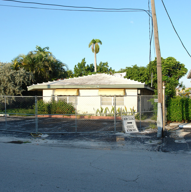 835 NE 17th Ter in Fort Lauderdale, FL - Building Photo - Building Photo