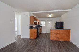 6957 S Kenwood Dr in Charleston, SC - Foto de edificio - Building Photo