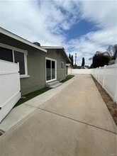 3751 Briscoe St in Riverside, CA - Foto de edificio - Building Photo
