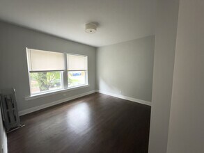 3351 W Sunnyside Ave in Chicago, IL - Building Photo - Building Photo